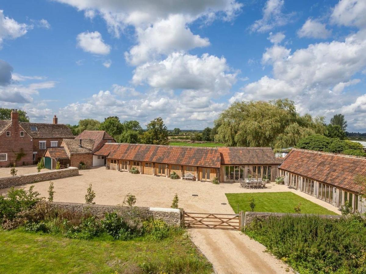Villa The Cowsheds Brinkworth Exterior foto